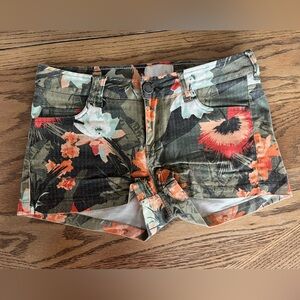 Bench tropical denim shorts US size 6, great condition.